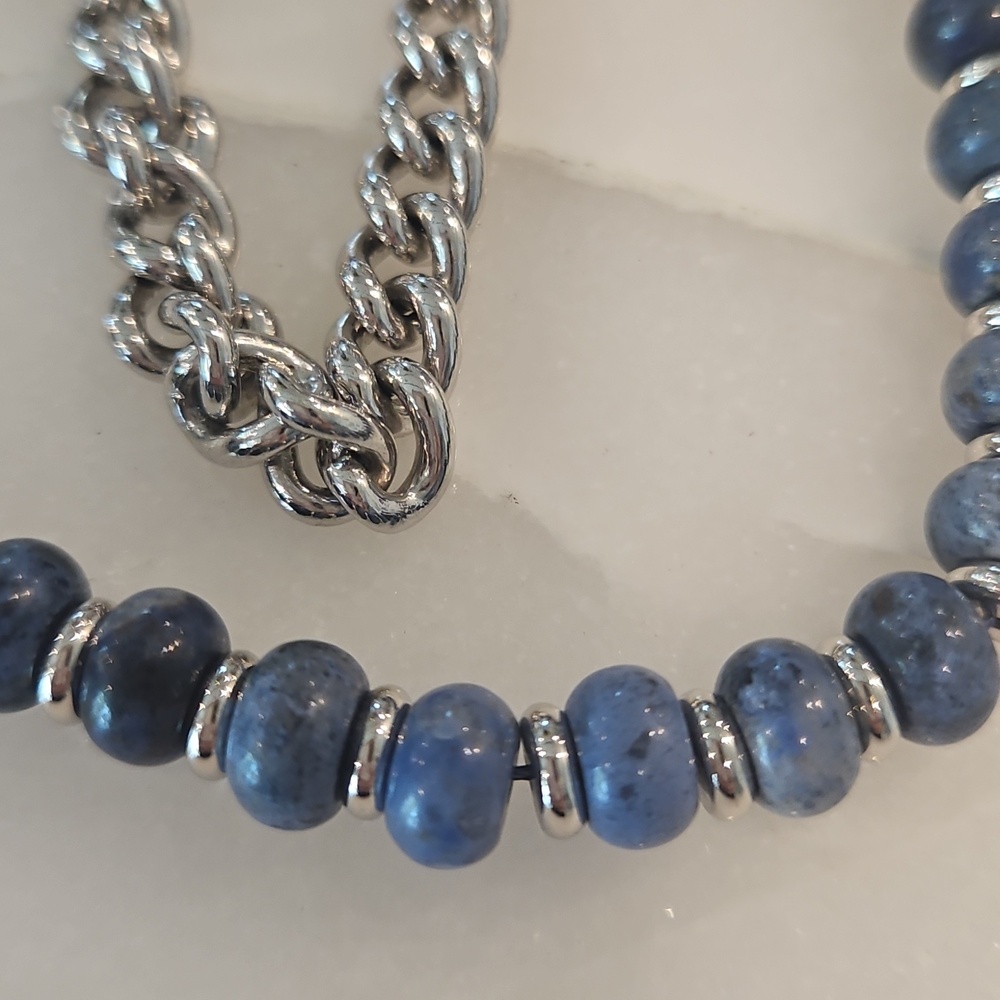 Kendra Scott Rebecca Necklace - Picture 2 of 3